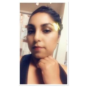 Meet your Posher, Deyanira